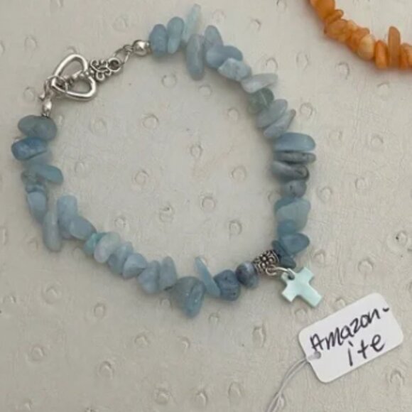 NEW Amazonite chip with Mother of Pearl Cross charm bracelet - Picture 2 of 2
